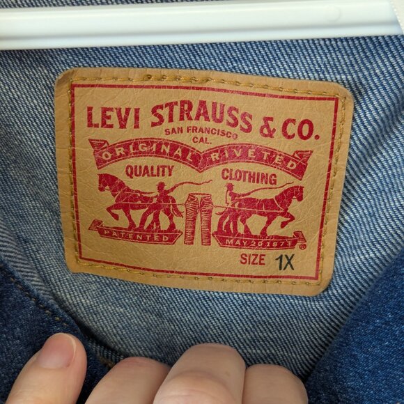 Levi's Trucker Jean Jacket (1X) - Picture 3 of 9